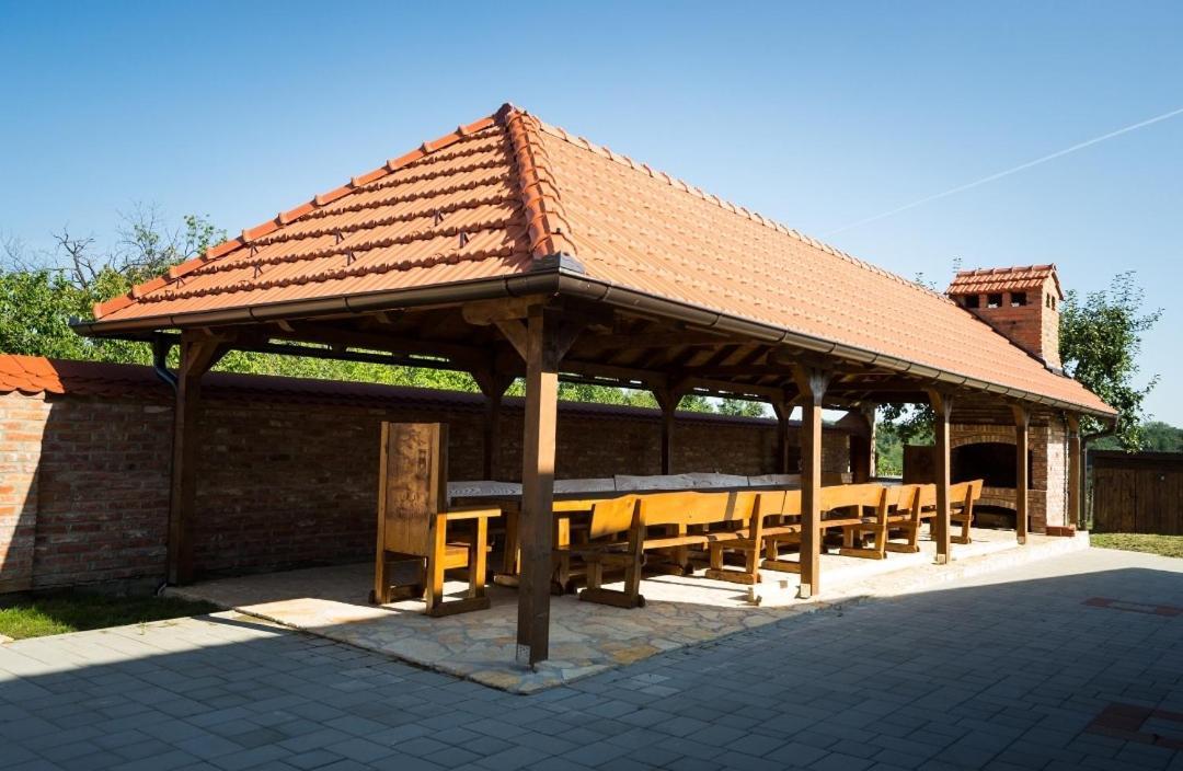 Apartamento Kuca Za Odmor Poppke Fericanci Exterior foto
